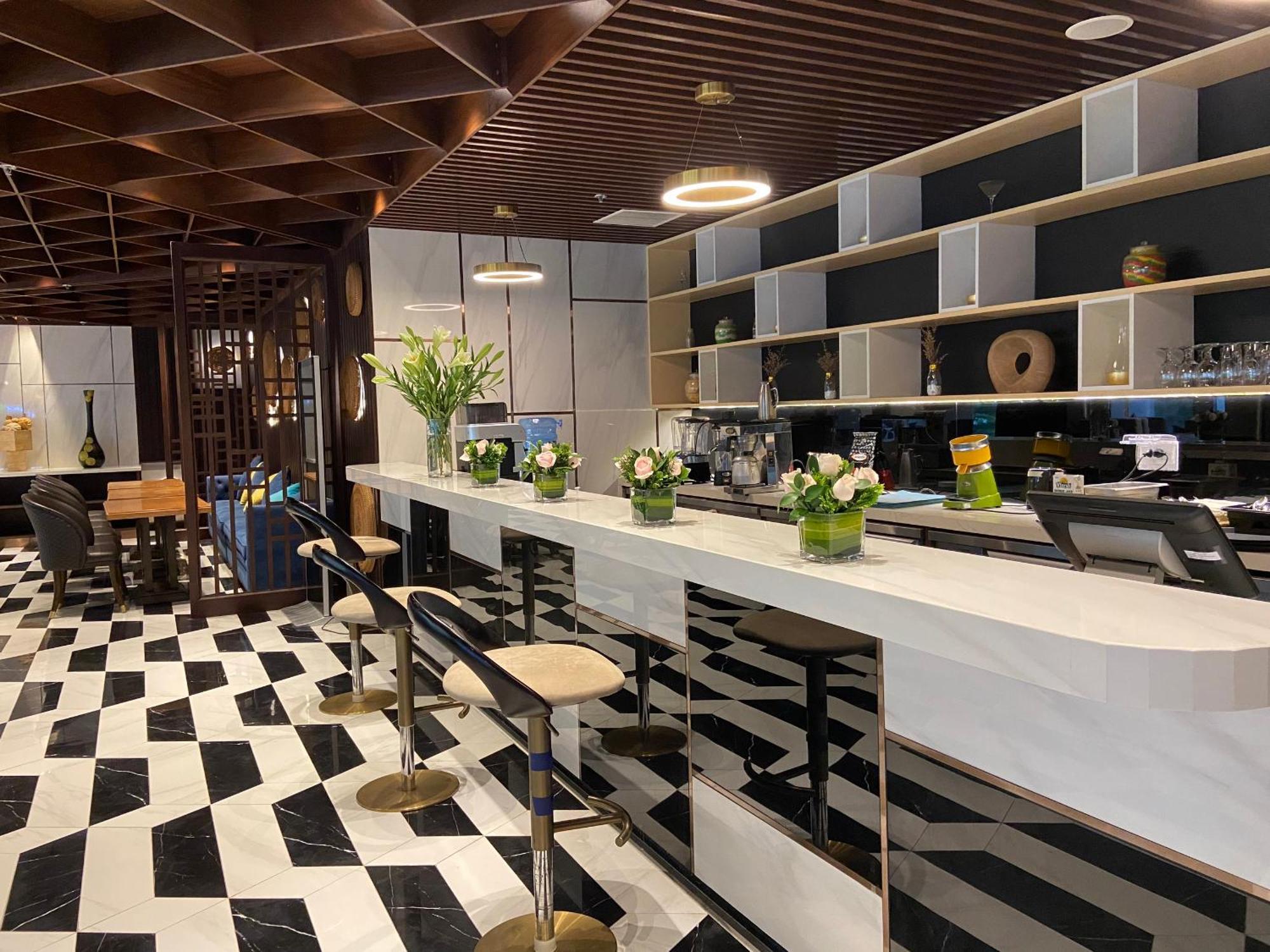 Wyndham Garden Hanoi Exterior photo